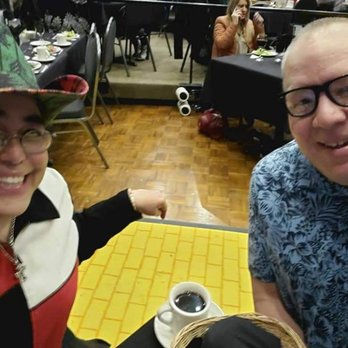 Stars Theatre Restaurant - We sat right next to the Yellow Brick Road!! - Performing Arts Near Me - Bakersfield, California