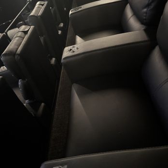 CMX Cinemas Dolphin 19 - Seating - Cinema Near Me - Miami, Florida CMX Cinemas Dolphin 19 - Seating - Cinema Near Me - Miami, Florida
