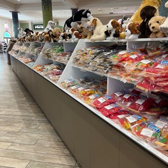 EddieWorld - So much candy, all types great spot to check out - Service Stations Near Me - Yermo, California