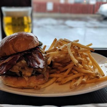 Stone & Rail - Gastropubs Near Me - Glen Rock, New Jersey