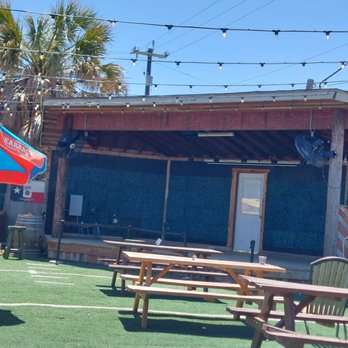 Backyard on Broadway - Outdoor stage - Bars Near Me - San Antonio, Texas Backyard on Broadway - Outdoor stage - Bars Near Me - San Antonio, Texas