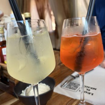 Samarcanda - Aperol spritz, Limincello spritz - Italian Near Me - Somma Lombardo, AG Samarcanda - Aperol spritz, Limincello spritz - Italian Near Me - Somma Lombardo, AG