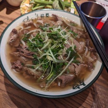 Pho Le - Rare beef noodle soup - Vietnamese Near Me - Richmond Hill, Ontario