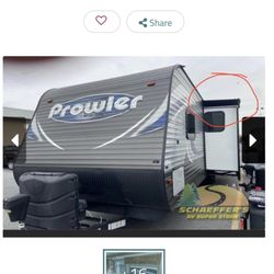 Tom Schaeffer's RV Super Store - Slide Awning clearly visible in the on-line add. It was removed before I bought the unit and it extended well beyond the slide.