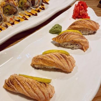 Axia Restaurant & Bar - Hawaiian Dragon Roll and Torched Salmon Sushi - Asian Fusion Near Me - Mississauga, Ontario Axia Restaurant & Bar - Hawaiian Dragon Roll and Torched Salmon Sushi - Asian Fusion Near Me - Mississauga, Ontario