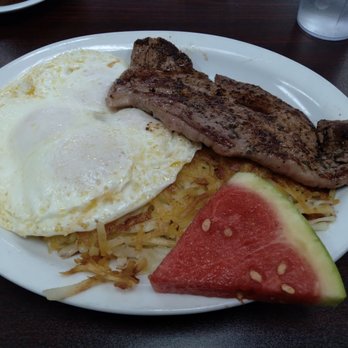 Maggies On Meeker - Steak had pretty good seasoning - American Near Me - Kent, Washington