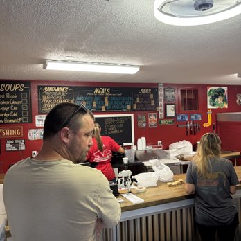 Max and Bellas Smokehouse - Counter - Smokehouse Near Me - Mio, Michigan Max and Bellas Smokehouse - Counter - Smokehouse Near Me - Mio, Michigan