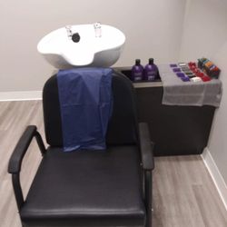 Troy’s Barbershop - Shampoo bowl