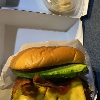 Shake Shack Cedar Hills - Avocado bacon burger - Burgers Near Me - Beaverton, Oregon