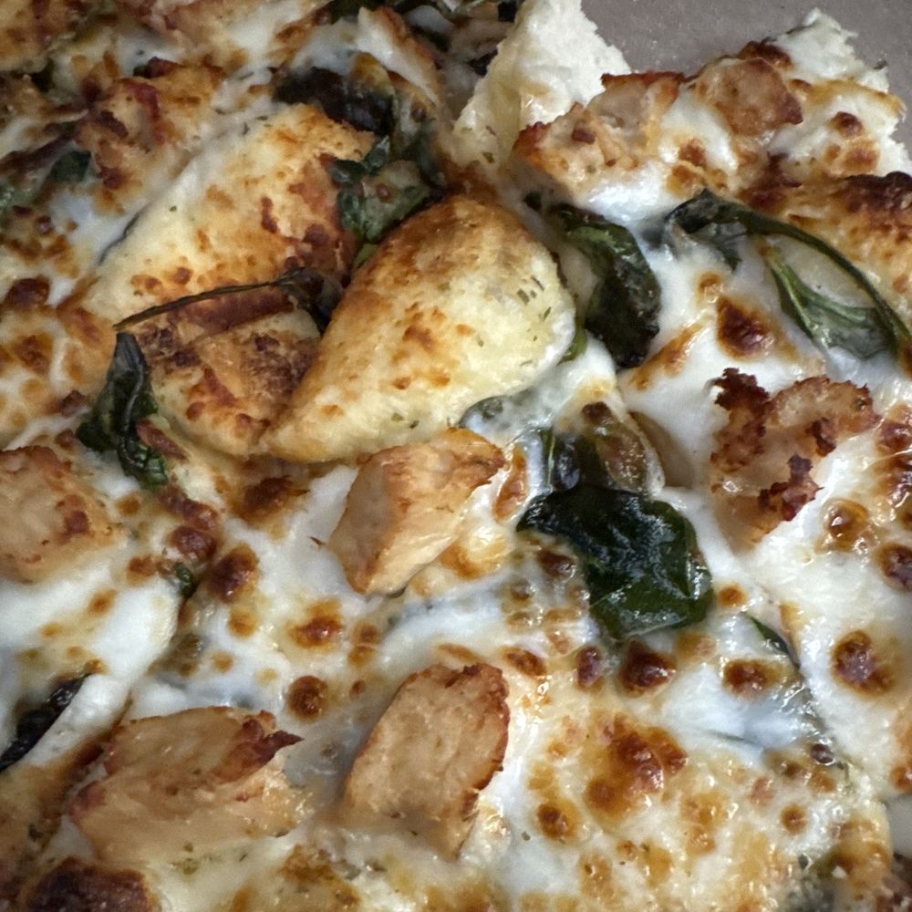 Domino's Pizza - Premium chicken, spinach, Alfredo sauce, and cheese - Pizza Near Me - Dickinson, Texas Domino's Pizza - Premium chicken, spinach, Alfredo sauce, and cheese - Pizza Near Me - Dickinson, Texas