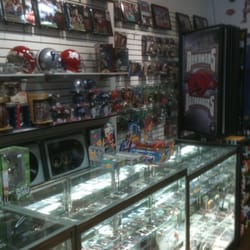 B & B Sports Outlet - Memorabilia