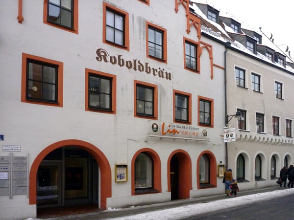 Lin & Yuki Sushi Bar