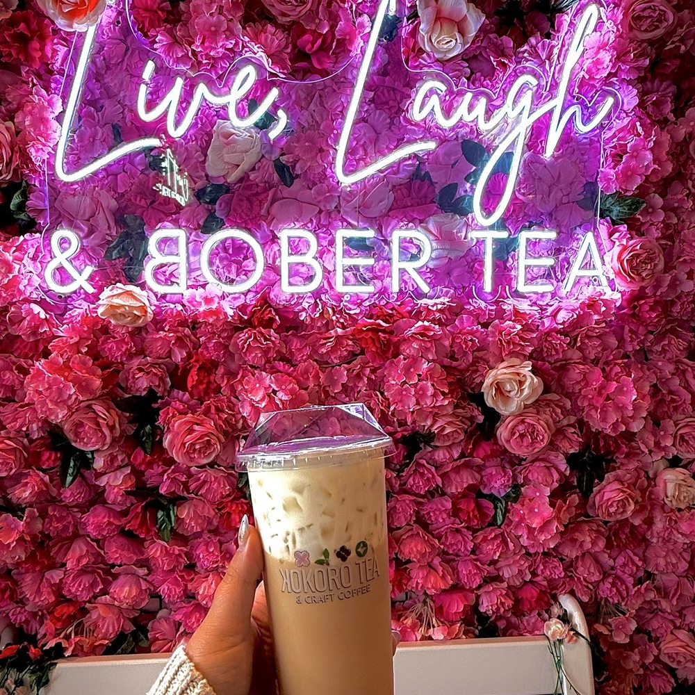 Bober Tea - Classic Milk Tea with Oreo and Cream topping - Bubble Tea Near Me - Troy, Michigan