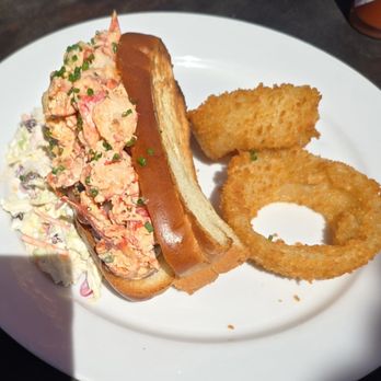 Santa Barbara Shellfish Company - Lobster Roll (includes w/onion rings) - Seafood Near Me - Santa Barbara, California