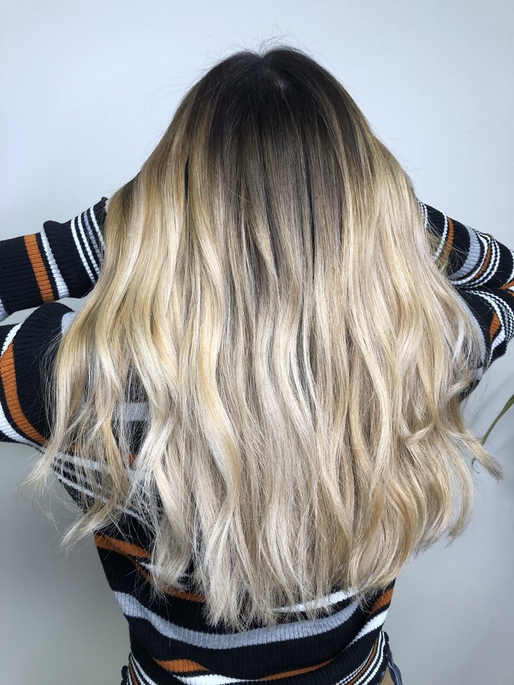 The Avenue Beauty Bar Image
