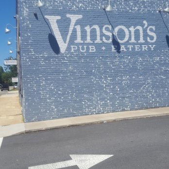 Vinson's Pub And Eatery - Exterior leading to back parking area - American Near Me - Clayton, North Carolina