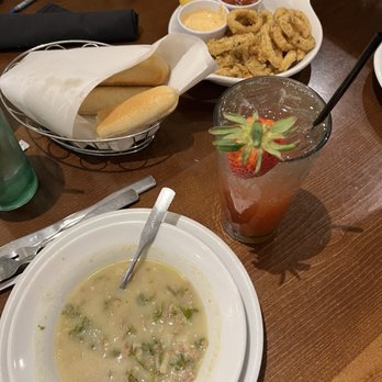 Olive Garden Italian Restaurant - Zuppa Toscana, Never Ending Soup, Salad & Breadsticks, Strawberry Limoncello Margaita, Calamari - Italian Near Me - Glendale, California Olive Garden Italian Restaurant - Zuppa Toscana, Never Ending Soup, Salad & Breadsticks, Strawberry Limoncello Margaita, Calamari - Italian Near Me - Glendale, California