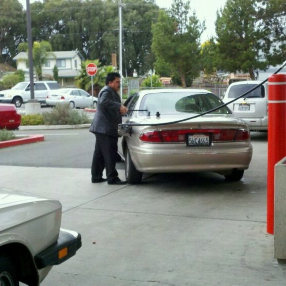 Safeway - Ghetto gas station...people just park where they want. This dude was so rude...noone could get passed him. Idiot! - Grocery Near Me - Vallejo, California Safeway - Ghetto gas station...people just park where they want. This dude was so rude...noone could get passed him. Idiot! - Grocery Near Me - Vallejo, California