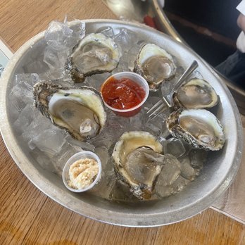 Capt. Benny’s - Raw oysters - Seafood Near Me - Houston, Texas Capt. Benny’s - Raw oysters - Seafood Near Me - Houston, Texas