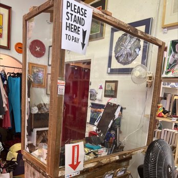 Rerun - Checkout area - Used, Vintage & Consignment Near Me - Portland, Oregon