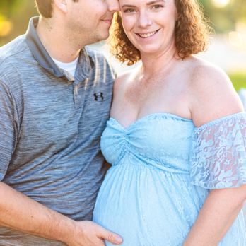 Photography by Melanie - Yorktown Maternity Photographer - Session Photography Near Me