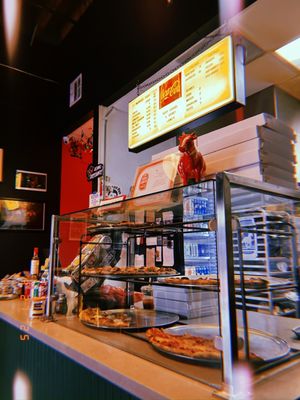 Loosies Pizza by null