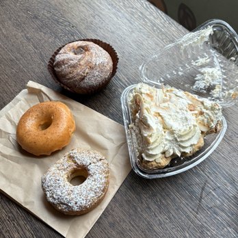 Dahlia Bakery - Thai tea and apple strudel mochi donut - Bakeries Near Me - Seattle, Washington Dahlia Bakery - Thai tea and apple strudel mochi donut - Bakeries Near Me - Seattle, Washington