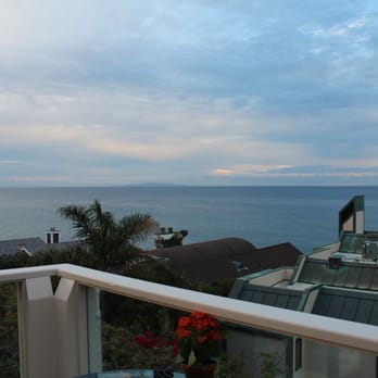 Geoffrey's Malibu - The view when you sit as close as possible to the railing 1 - Seafood Near Me - Malibu, California