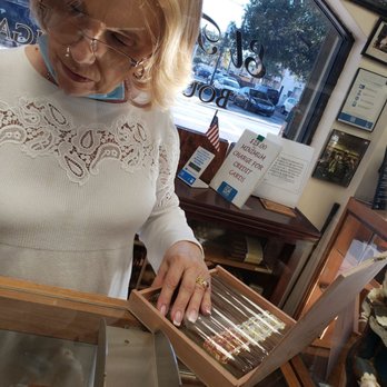 El Titan de Bronze - Sandy packing a custom selection - Tobacco Shops Near Me - Miami, Florida El Titan de Bronze - Sandy packing a custom selection - Tobacco Shops Near Me - Miami, Florida