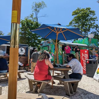 Off The Grid - Vibe. - Food Trucks Near Me - Sandwich, Massachusetts