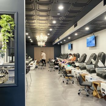 D’Vine Nails Downtown - Pedicure space - Nail Salons Near Me - Grand Rapids, Michigan D’Vine Nails Downtown - Pedicure space - Nail Salons Near Me - Grand Rapids, Michigan