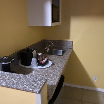 Encore Motel - The little kitchen area - Hotels Near Me - Marina Del Rey, California