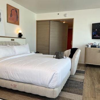 Virgin Hotels - King bed - Hotels Near Me - Las Vegas, Nevada