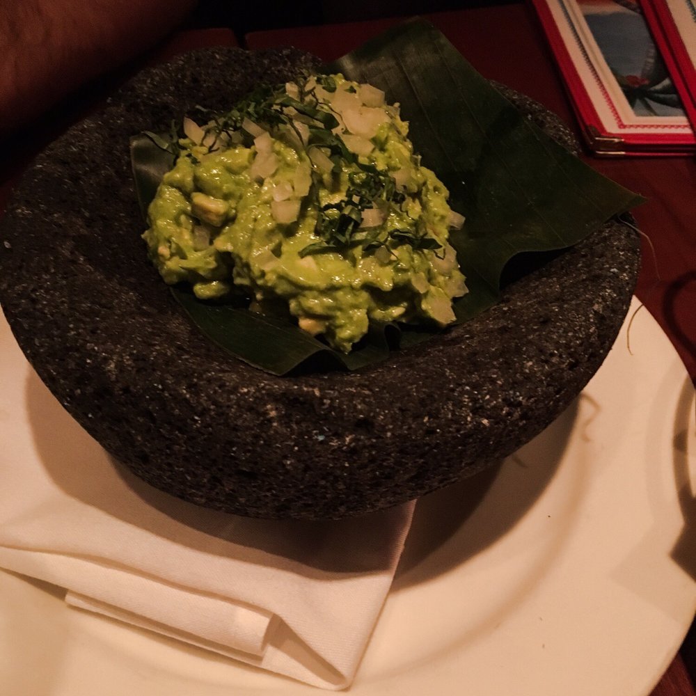 El Vez - De La Hoya guac with white onion, roasted garlic, and basil. Fresh and delicious!! - Mexican Near Me - Philadelphia, Pennsylvania