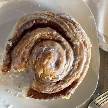 Pause Coffee House - Cinnamon roll - Coffee & Tea Near Me - Fair Oaks, California