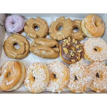 Hemet Donuts - What I chose 20 minutes before closing - Donuts Near Me - Hemet, California Hemet Donuts - What I chose 20 minutes before closing - Donuts Near Me - Hemet, California