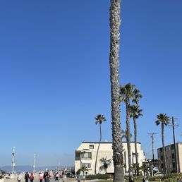 Hermosa Beach, close to Thrifty Wash. Hermosa Beach, close to Thrifty Wash.