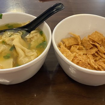 Sizzle It Asian Bistro - Wonton soup - Pan Asian Near Me - Novi, Michigan Sizzle It Asian Bistro - Wonton soup - Pan Asian Near Me - Novi, Michigan