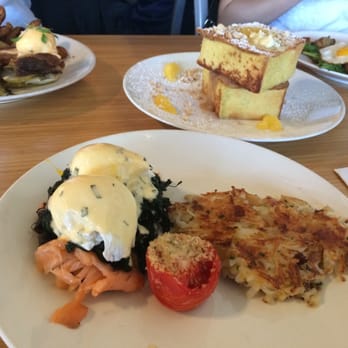 Early Bird - FRANK FLOYD AND BRIOCHE FRENCH TOAST IN THE BACK - New American Near Me - Fullerton, California
