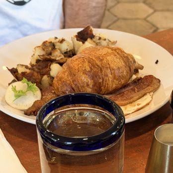 Roses Restaurant - Breakfast & Brunch Near Me - Lee, Massachusetts