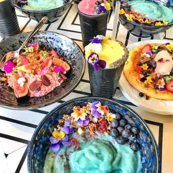 Concrete Jungle - Pancakes and the blue algae bowl - Cafes Near Me - Chippendale, NSW