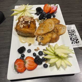 Bar Bistro - Deep fried Brie - Cocktail Bars Near Me - Tacoma, Washington