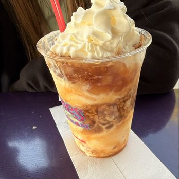Kline’s Dairy Bar - Apple pie sundae with cookie butter ice cream - Ice Cream & Frozen Yogurt Near Me - Chesterfield, Virginia Kline’s Dairy Bar - Apple pie sundae with cookie butter ice cream - Ice Cream & Frozen Yogurt Near Me - Chesterfield, Virginia