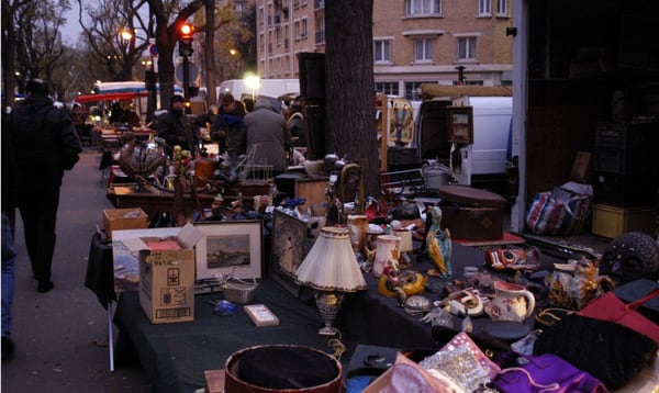 Marché aux puces de la Porte de Vanves by null