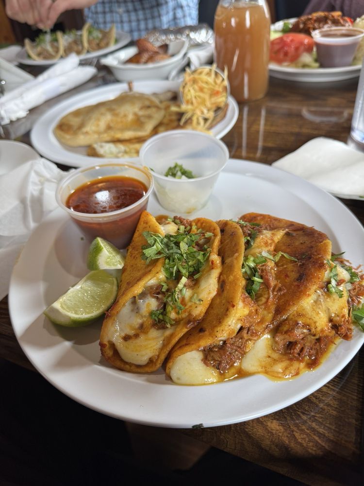 Mi Ranchito Restaurant & Pupuseria