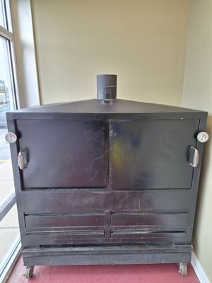 QS TIPS AND WINGS BBQ by null