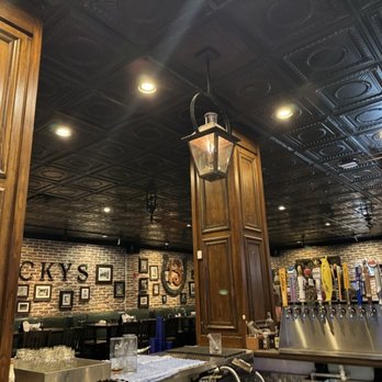 Lucky's 13 Pub - American Near Me - Plymouth, Minnesota Lucky's 13 Pub - American Near Me - Plymouth, Minnesota