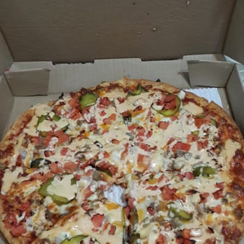 Red Tomato Pies - Deluxe cheeseburger - Pizza Near Me - Golden, British Columbia Red Tomato Pies - Deluxe cheeseburger - Pizza Near Me - Golden, British Columbia