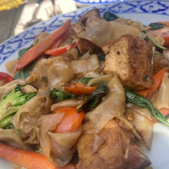 Pineapple Thai - Thai Near Me - Cupertino, California