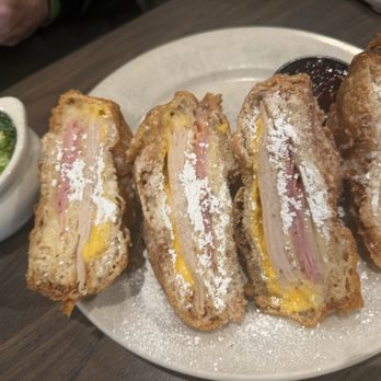 Bennigan's - World Famous Monte Cristo - American Near Me - Urbandale, Iowa